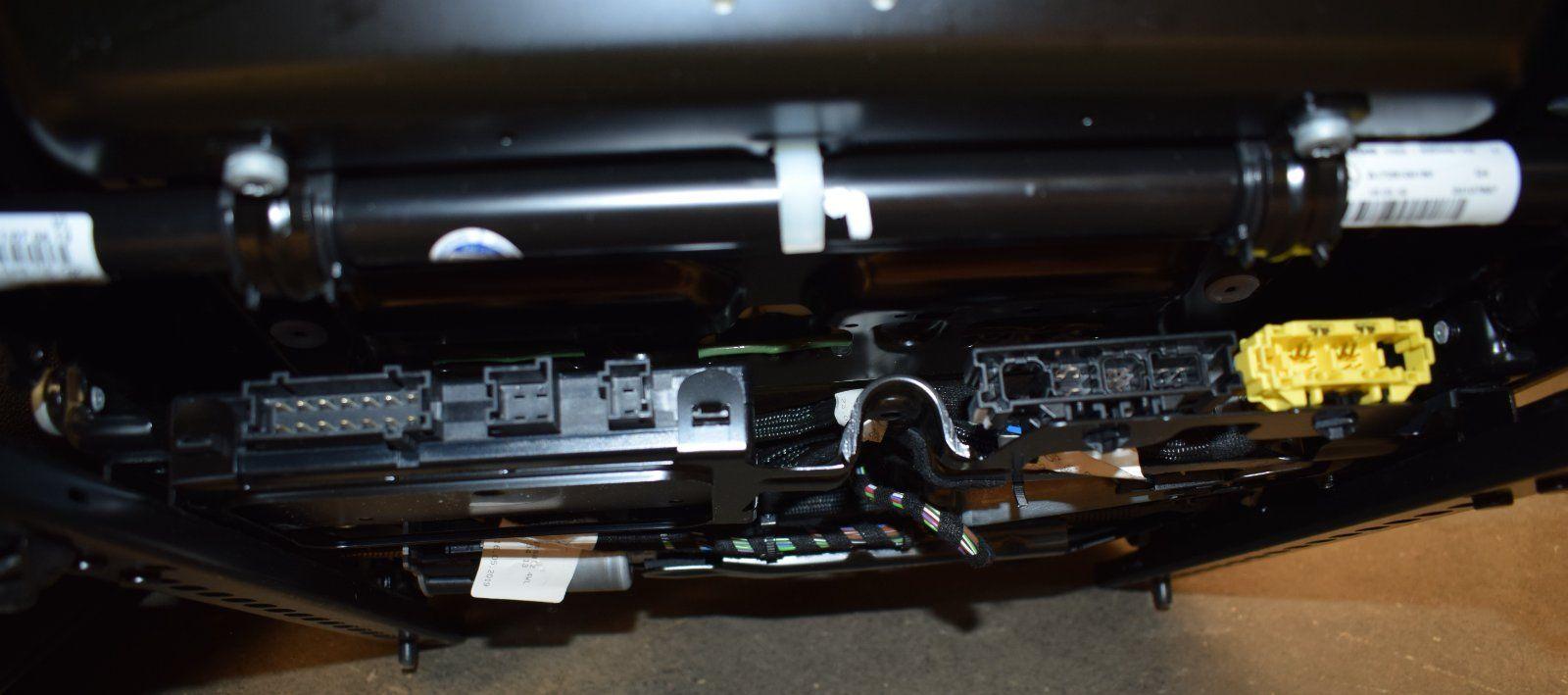 Original Mercedes SLC R172 Leather Seats – Final Edition - Image 2