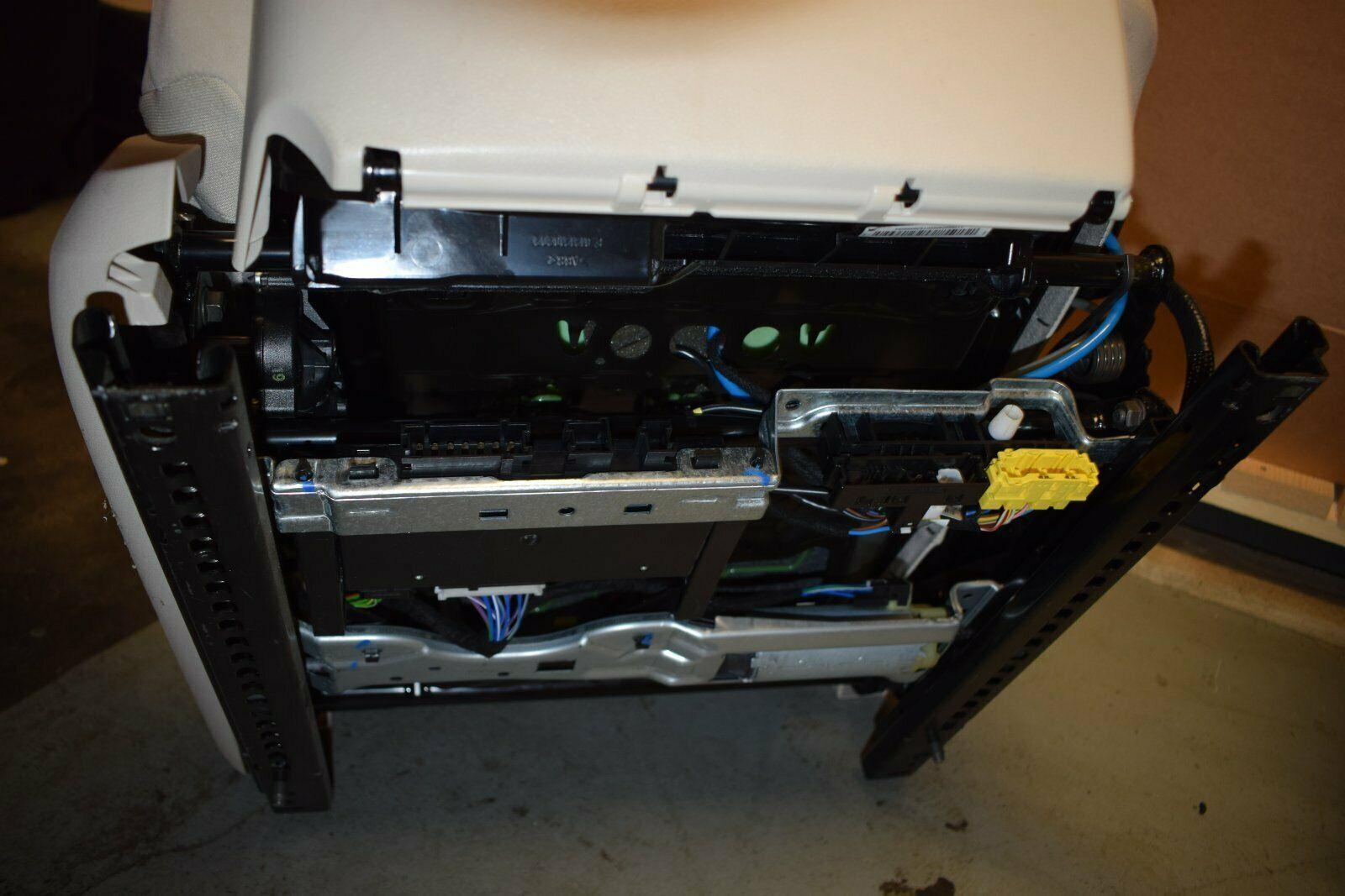 Mercedes-Benz CLS W218 Interior Leather Seats - Image 2