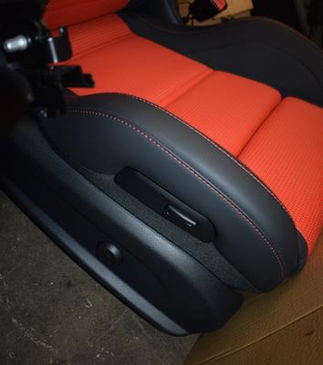 Mercedes-AMG Performance front seats - Image 5