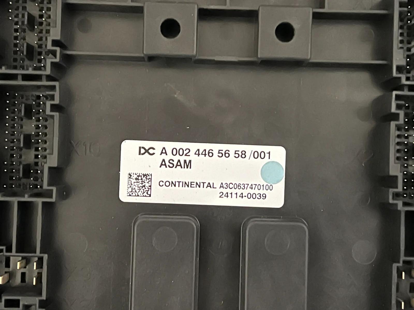 Mercedes-Benz Control Unit - Image 3