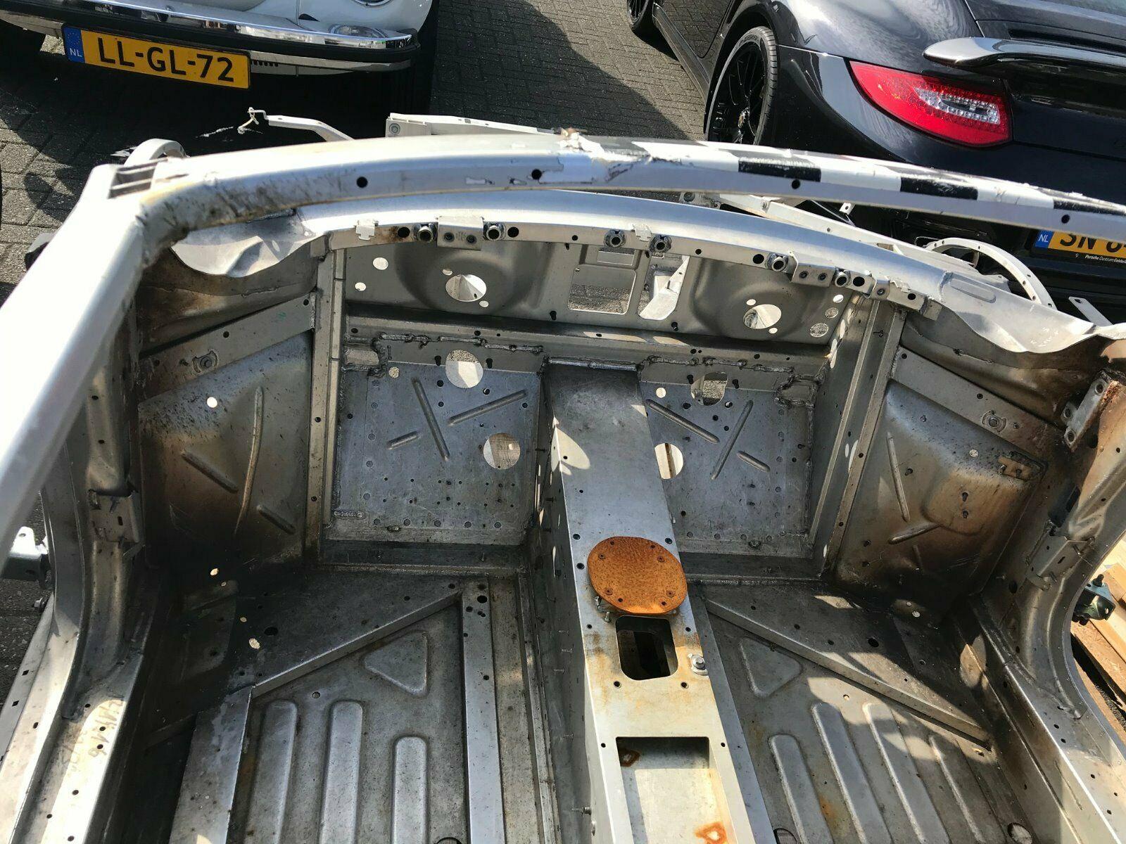 AUDI R8 5.2 V10 BODY - Image 2