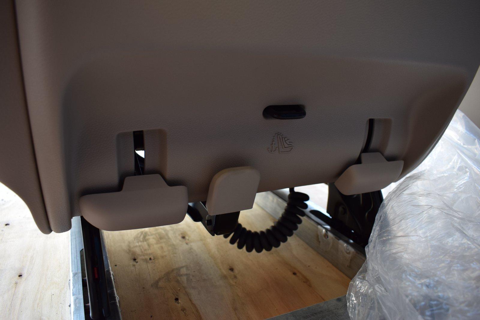 Mercedes Luxury Seats W447 V-Class - Image 3