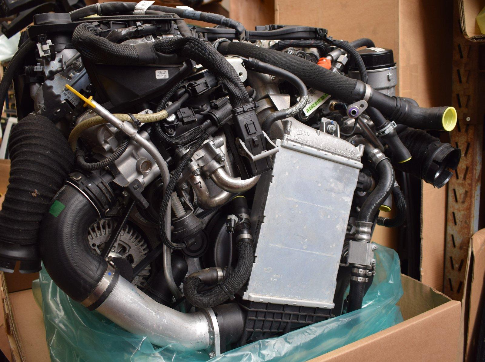 Mercedes-Benz G-Class Engine - Image 9