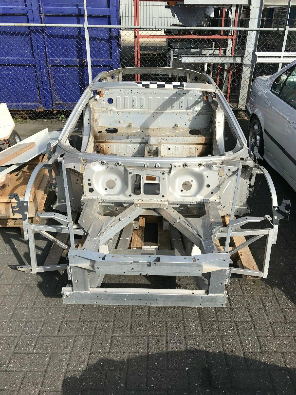 AUDI R8 5.2 V10 BODY - Image 3