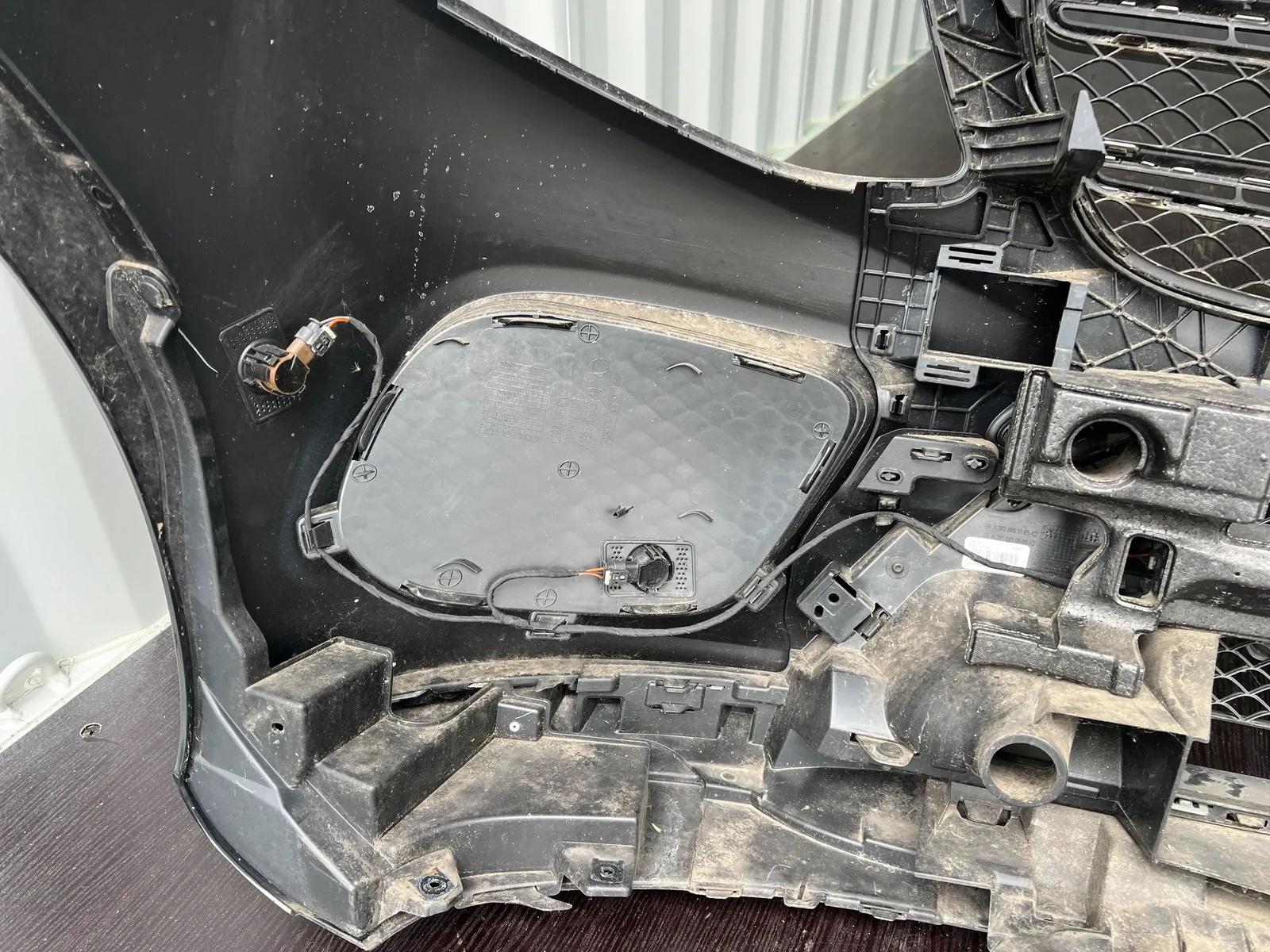 Mercedes-Benz W166 ML/GLE/GL Front Bumper - Image 11